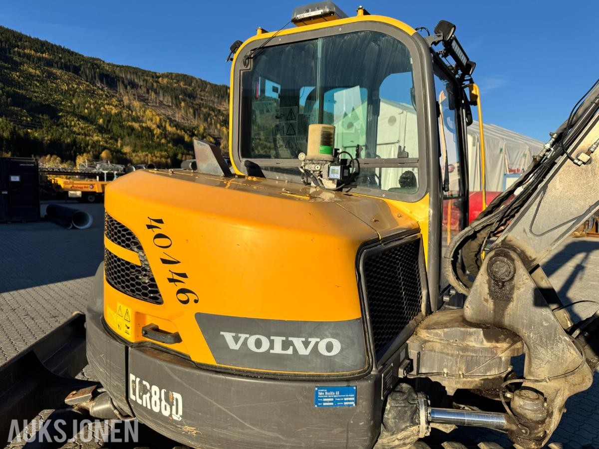 2019 Volvo ECR88D gravemaskin TILTROTATOR 2 SKUFFER SENTRALSMØRING