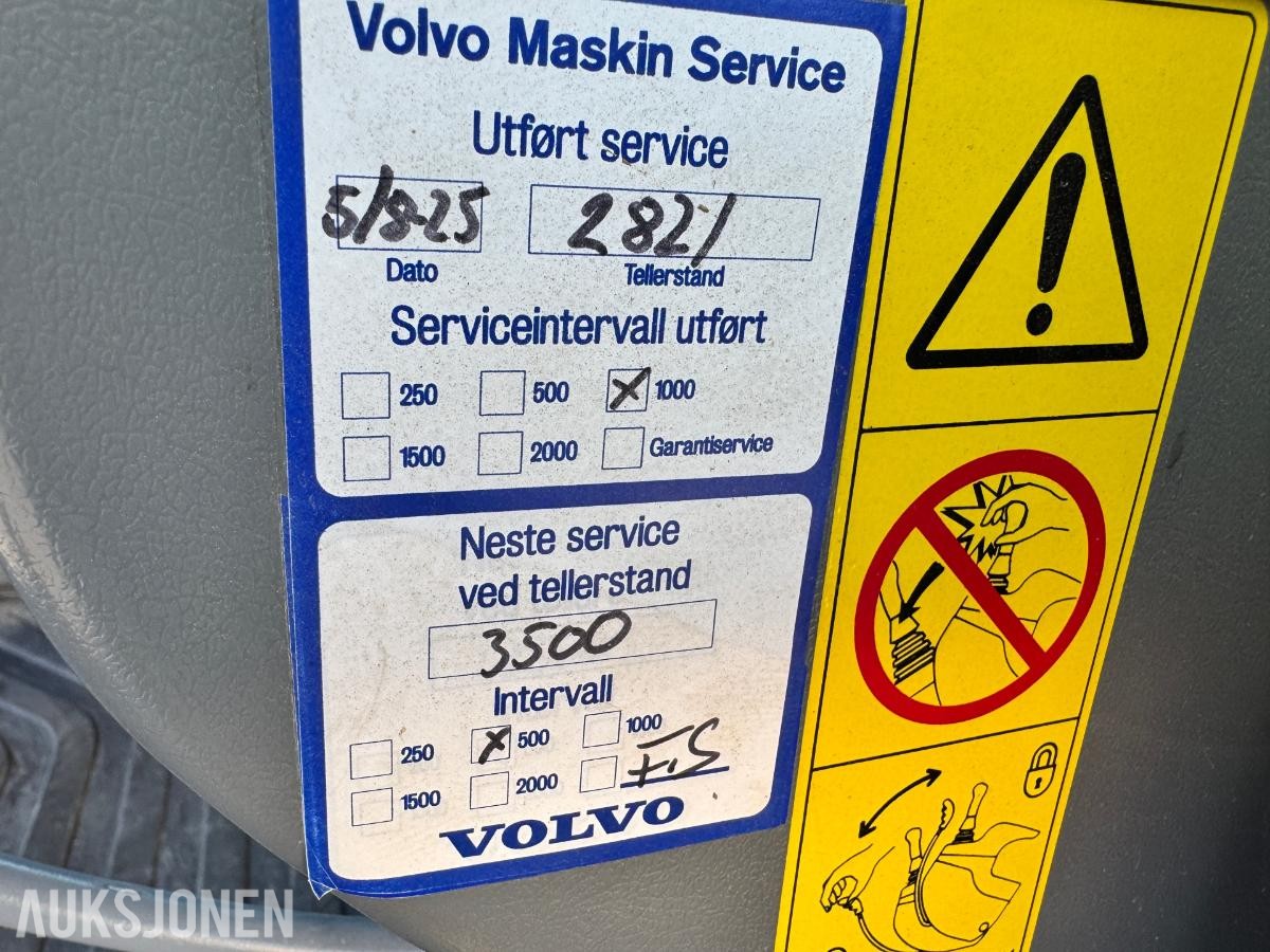 2019 Volvo ECR88D gravemaskin TILTROTATOR 2 SKUFFER SENTRALSMØRING