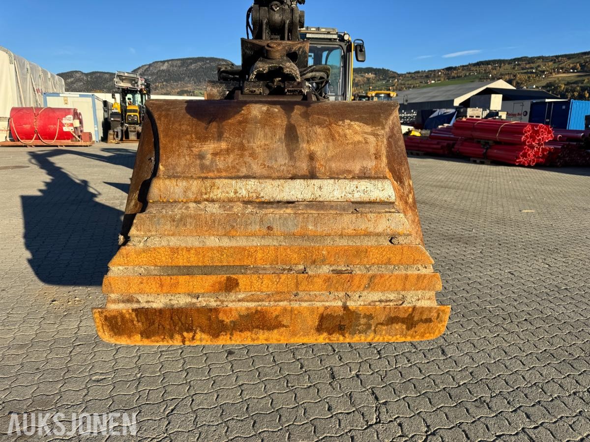 2019 Volvo ECR88D gravemaskin TILTROTATOR 2 SKUFFER SENTRALSMØRING