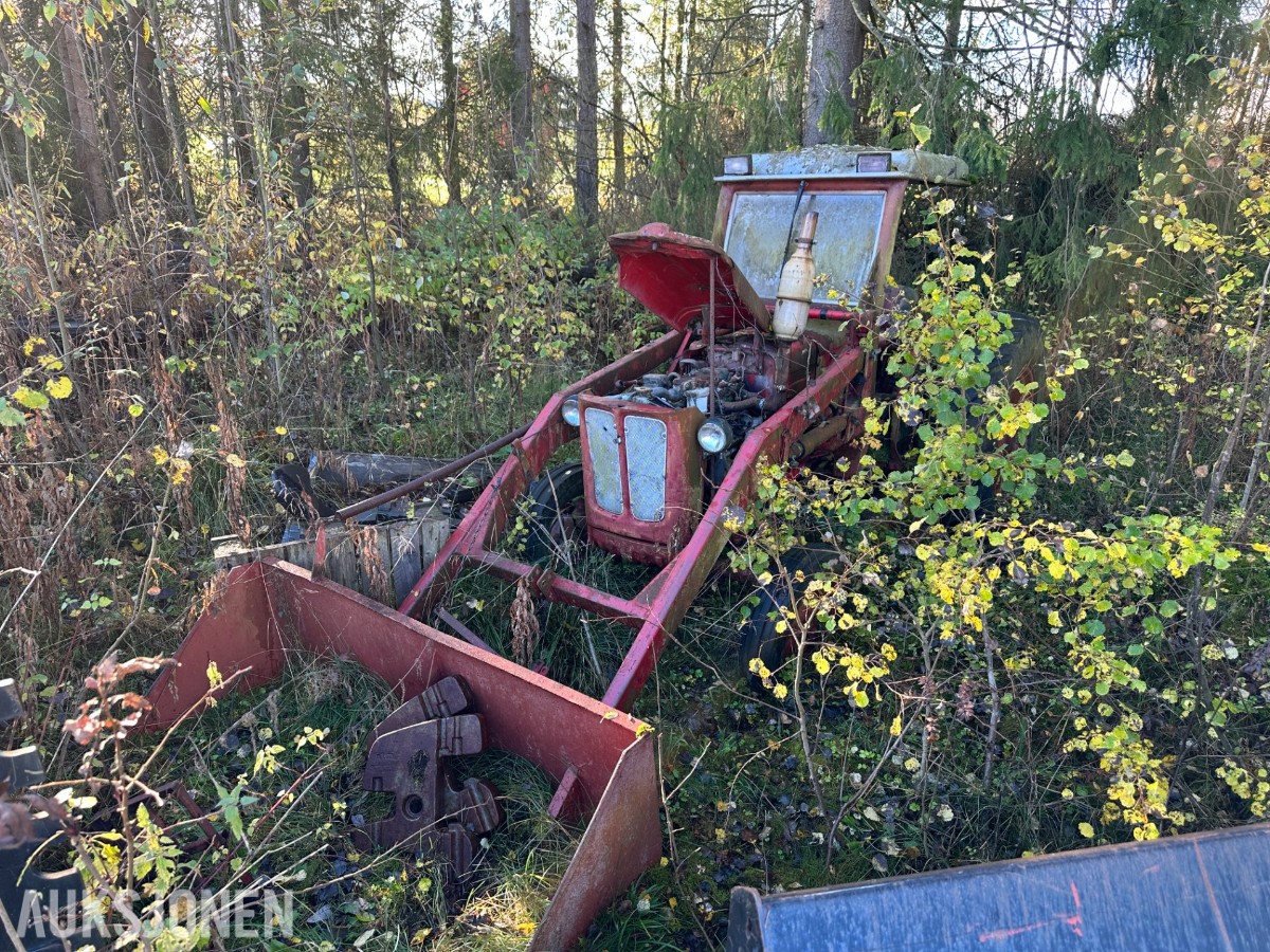 Volvo BM 400 Traktor, rep.objekt