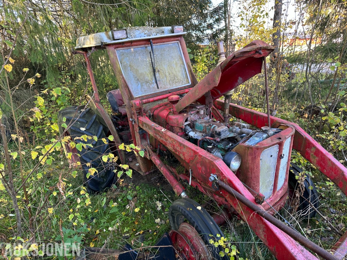 Volvo BM 400 Traktor, rep.objekt
