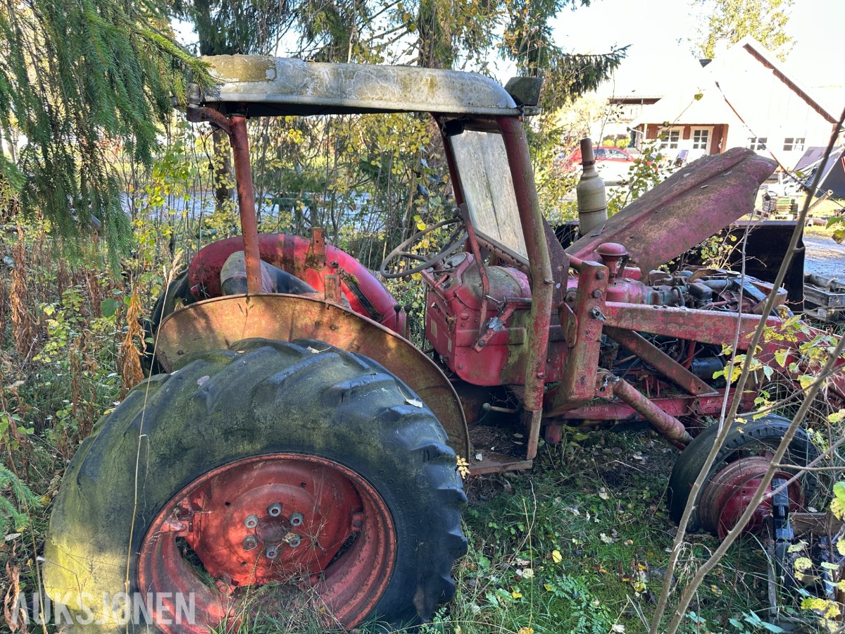 Volvo BM 400 Traktor, rep.objekt