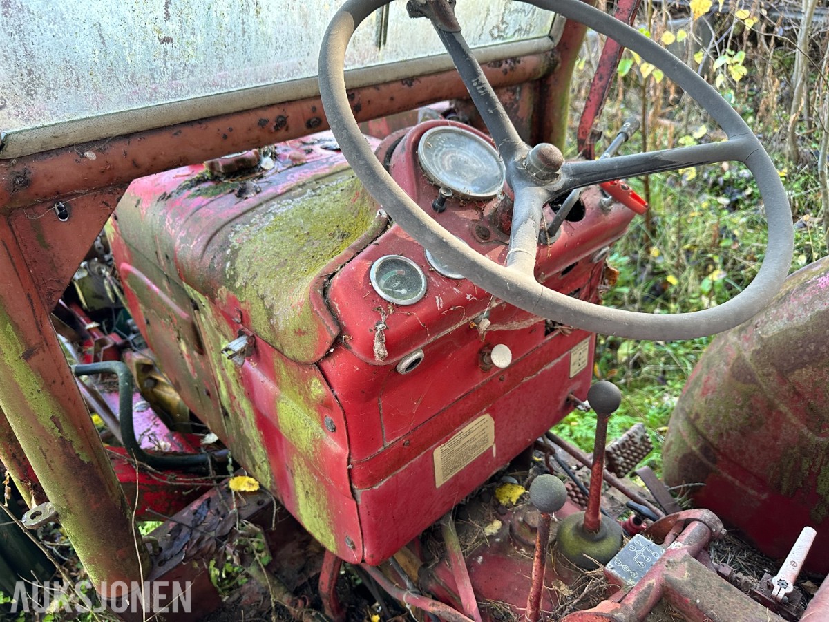 Volvo BM 400 Traktor, rep.objekt