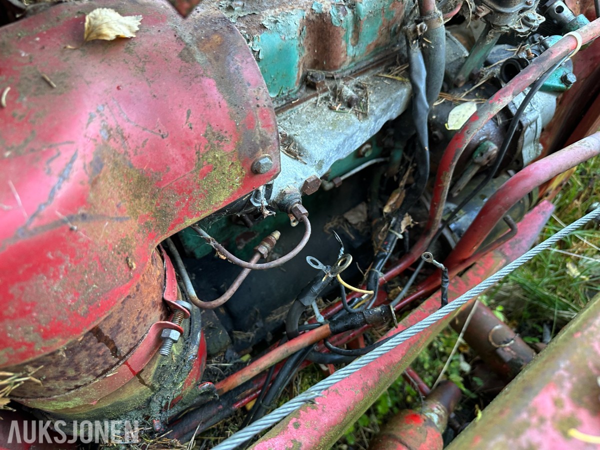 Volvo BM 400 Traktor, rep.objekt