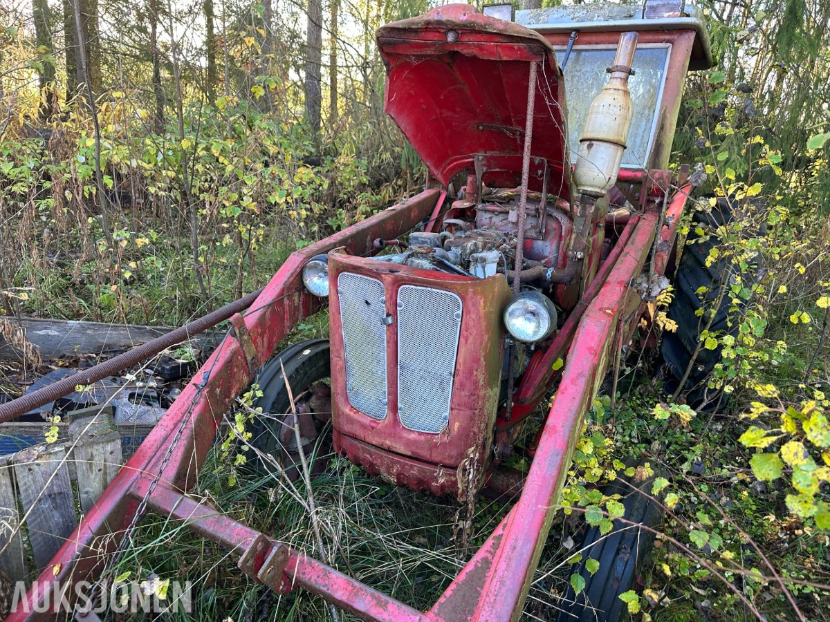 Volvo BM 400 Traktor, rep.objekt