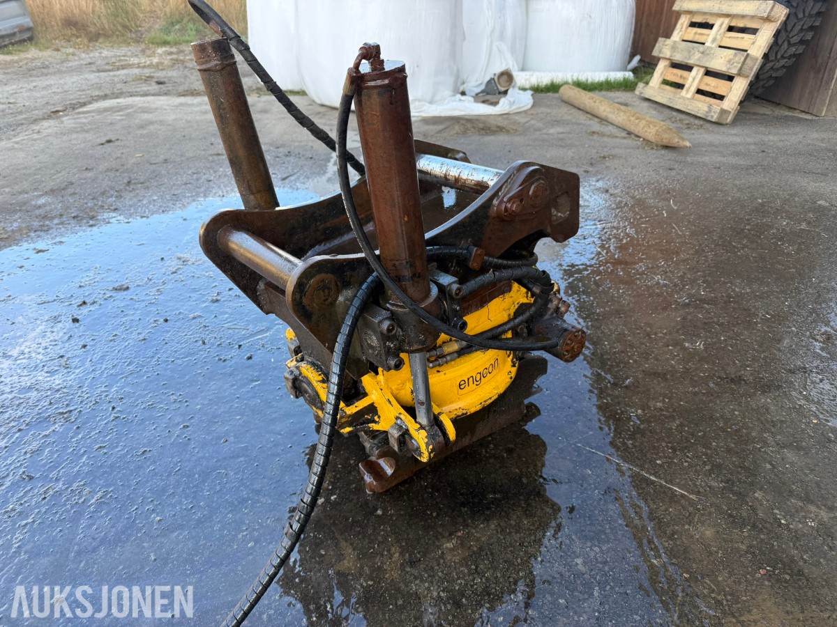 Engcon EC15 tiltrotator – S60