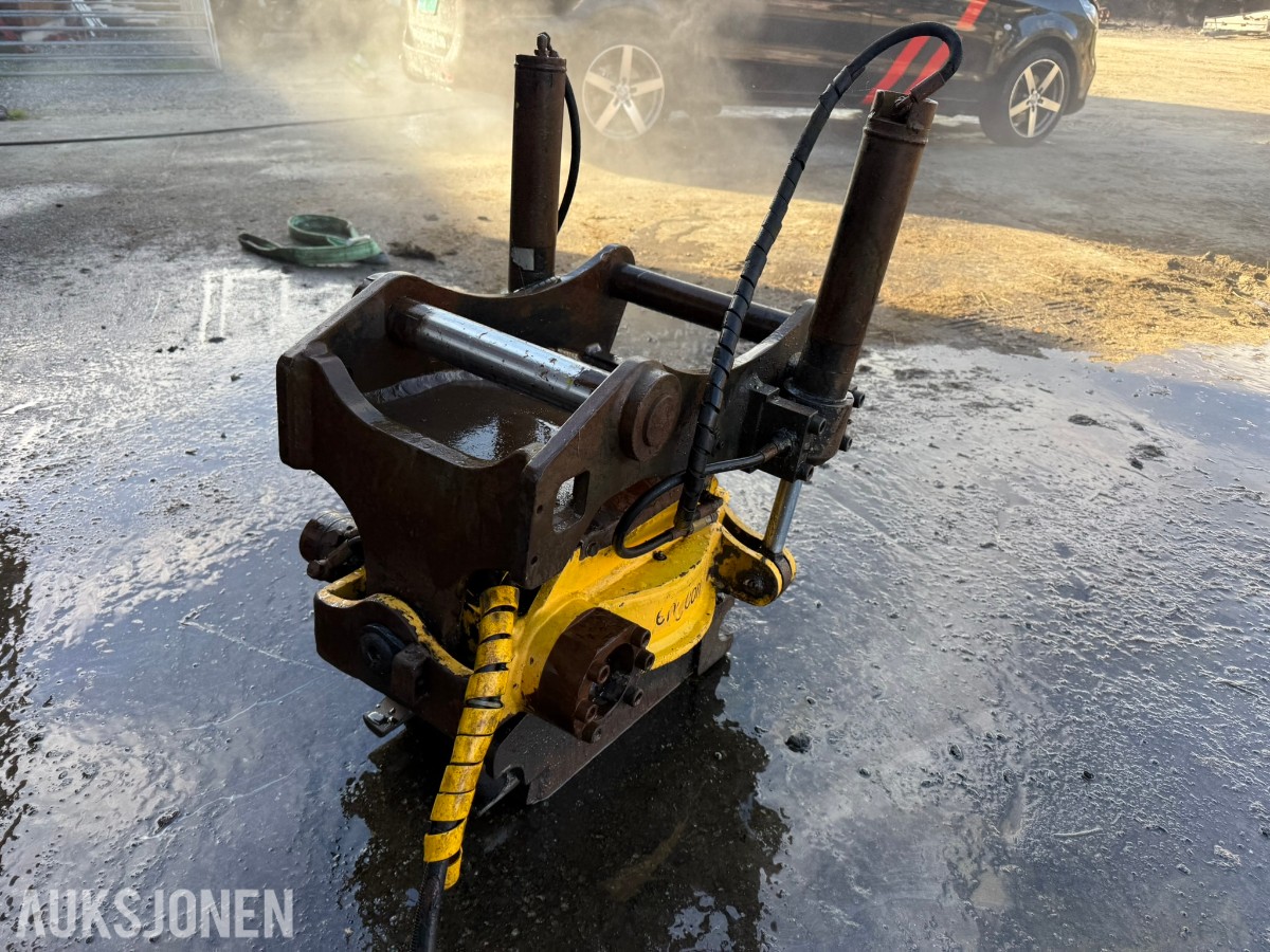 Engcon EC15 tiltrotator – S60