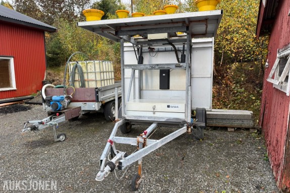 Norskilt skiltvogn / sperrevogn – Nissen styring – LED varsellys – nytt 240 Ah batteri