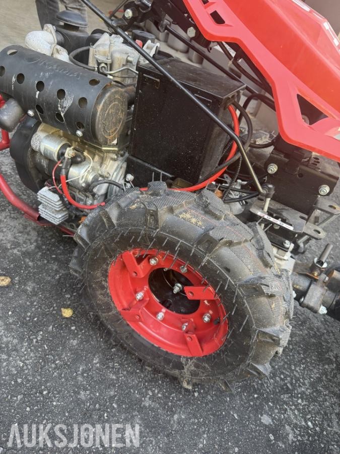 AGRO 750 Tohjulstraktor Dieselmotor med 100 cm kostemaskin
