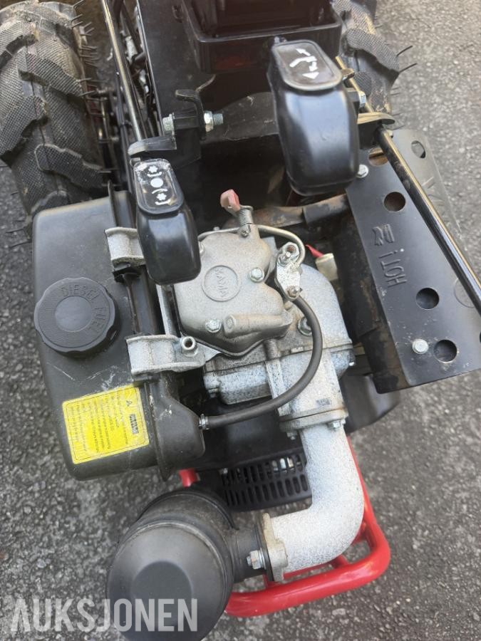 AGRO 750 Tohjulstraktor Dieselmotor med 100 cm kostemaskin