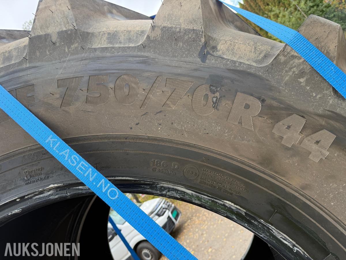 226 Vredestein 750/70-44