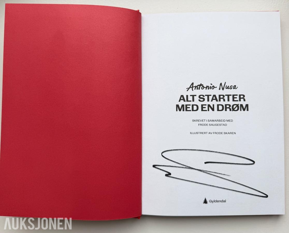 Signert drakt av Antonio Nusa