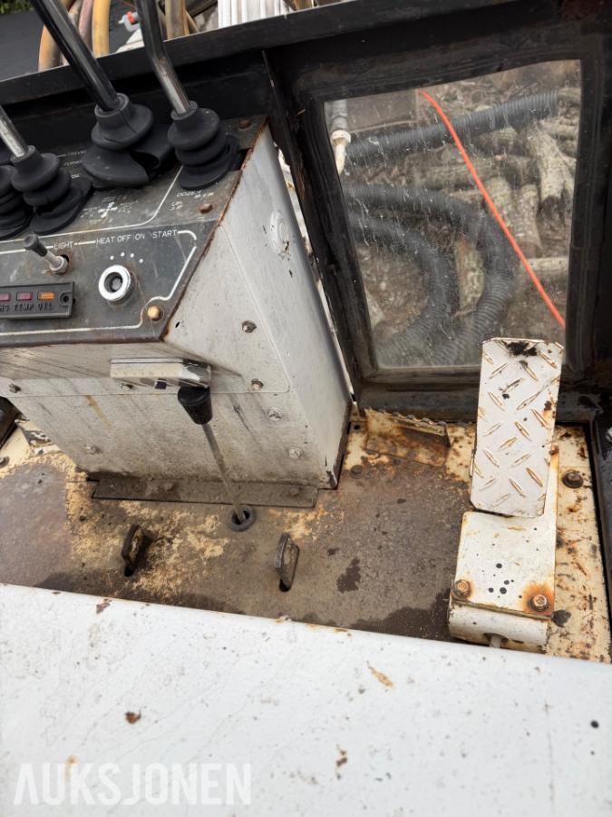 1986 Nissan Minex M106T minigraver - mva fri