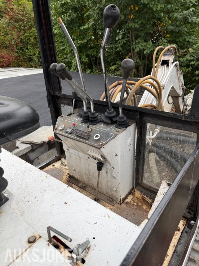 1986 Nissan Minex M106T minigraver - mva fri