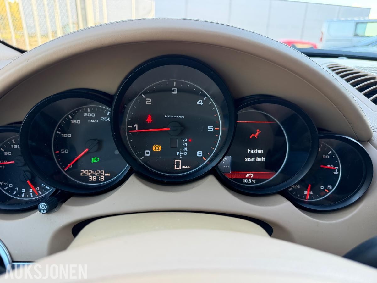 2011 PORSCHE CAYENNE, 3.0D 240HK,18-VEIS,SOLTAK,PCM,BOSE,EU-OK 3-28, 293000KM