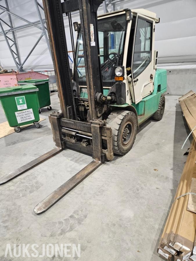 2007 Mitsubishi FD45K2 Gaffeltruck Nominell løftekapasitet: 5 000 kg