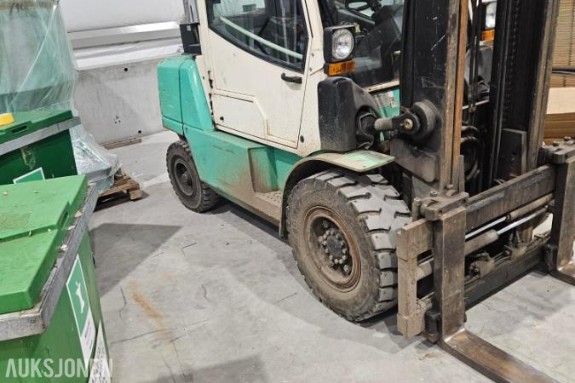2007 Mitsubishi FD45K2 Gaffeltruck Nominell løftekapasitet: 5 000 kg