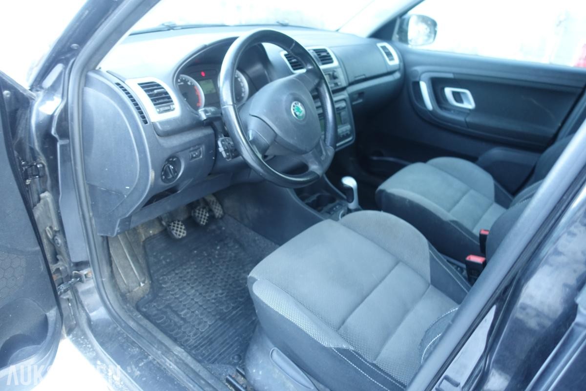 2008 Skoda Fabia 1.9 105hk hengerfeste takrails - ingen minstepris