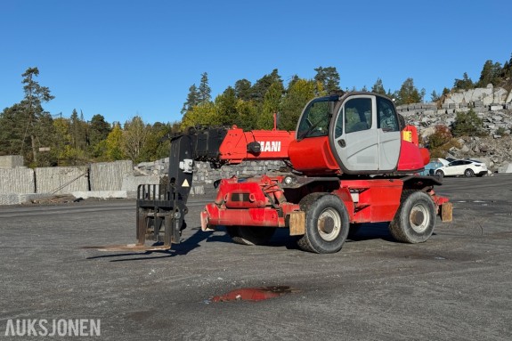 2008 Manitou MRT2150 Rundtomsvingende teleskoptruck - med pallegafler, støtteben og løftebom/jib.