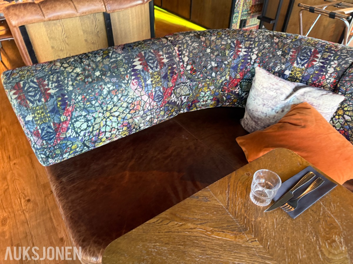 Sofagruppe, bord og stoler