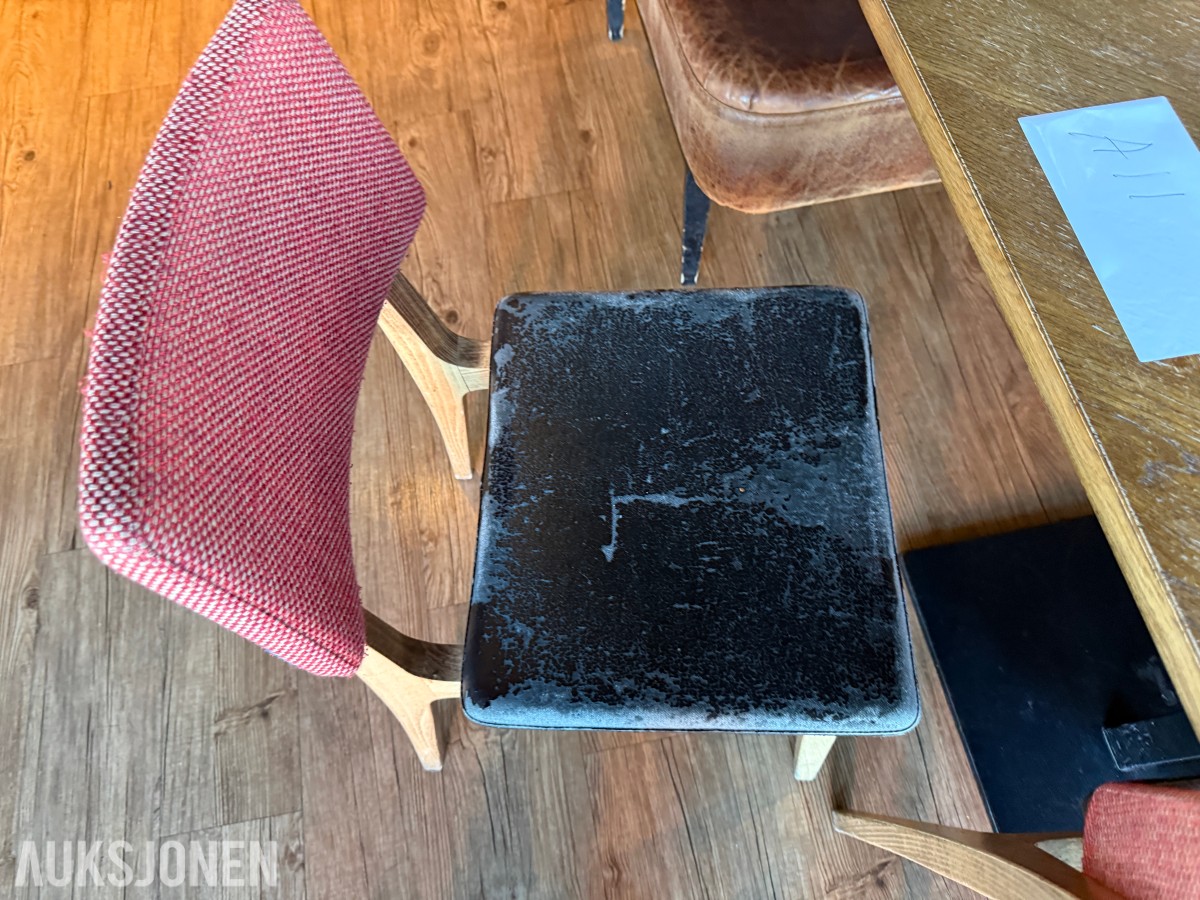 Sofagruppe, bord og stoler