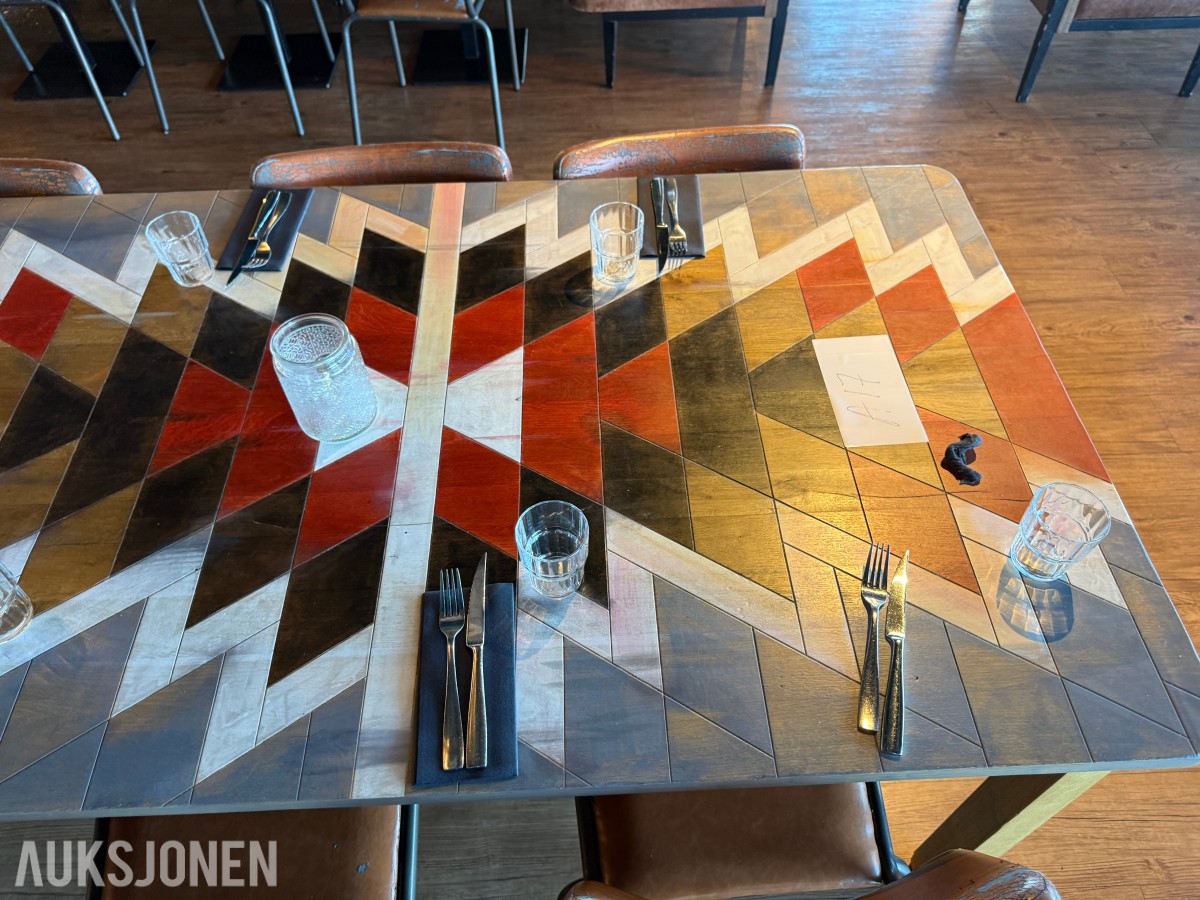 Langbord og 10 stoler