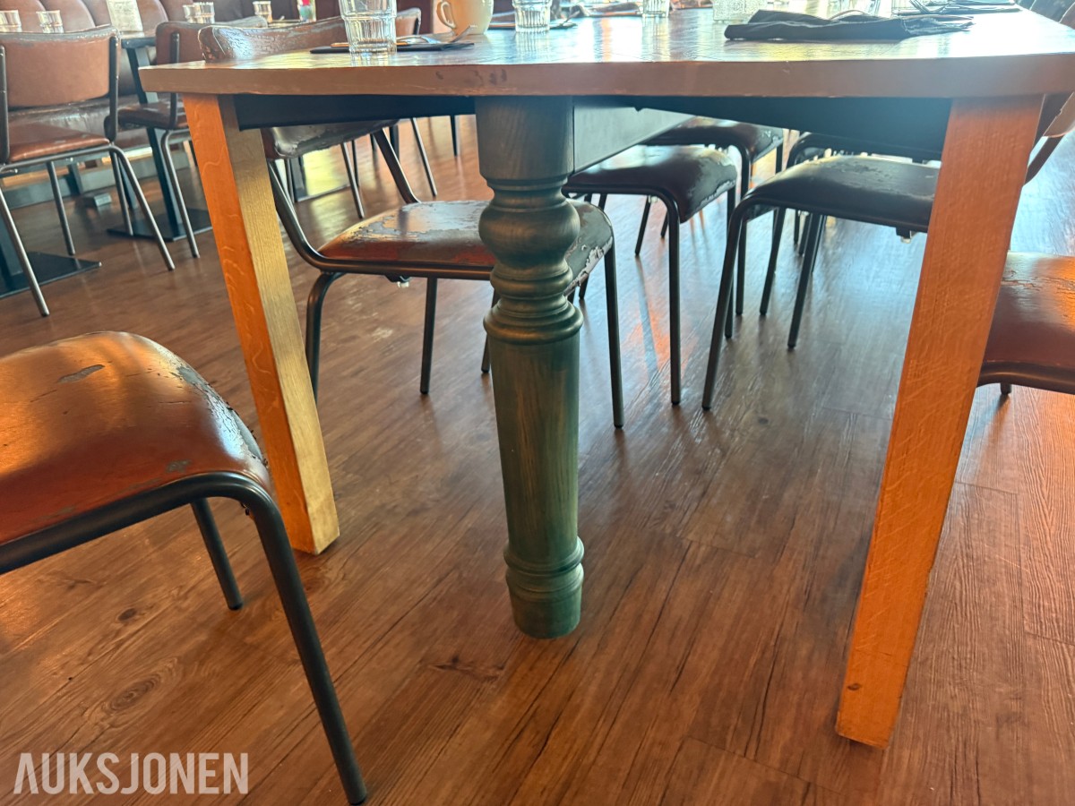 Langbord og 10 stoler