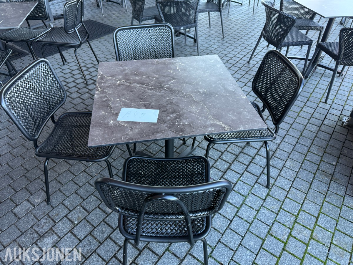 Bord og stoler