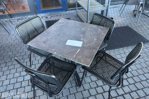 Bord og stoler