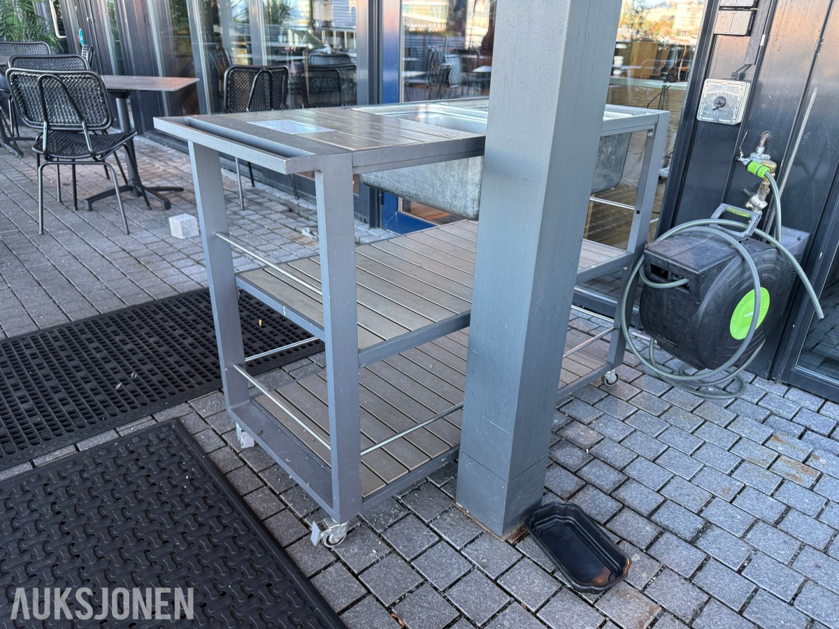 Benk til utendørsbruk