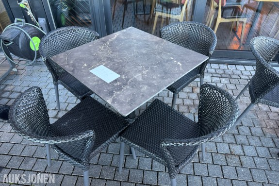 Bord og stoler
