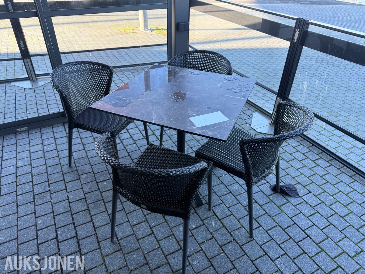 Bord og stoler