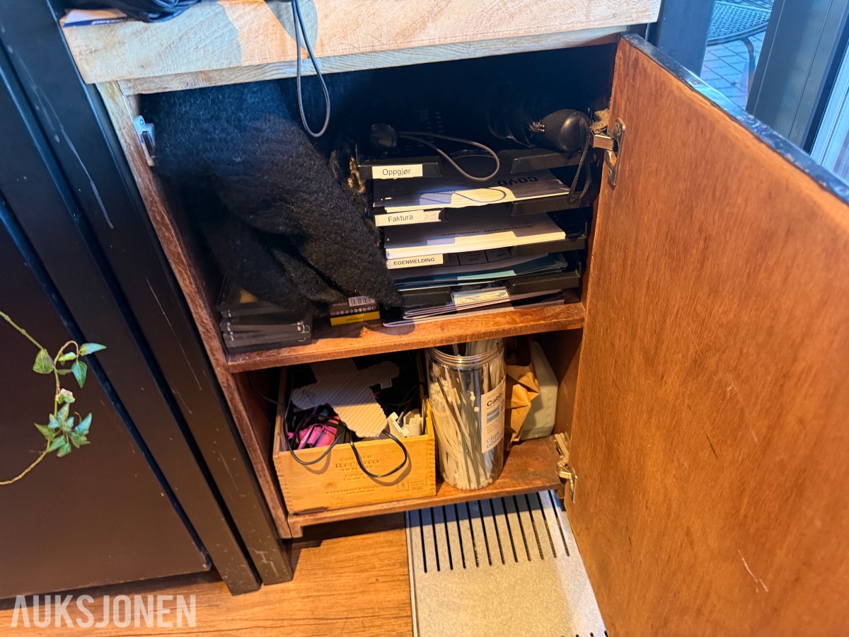 Reoler med innhold