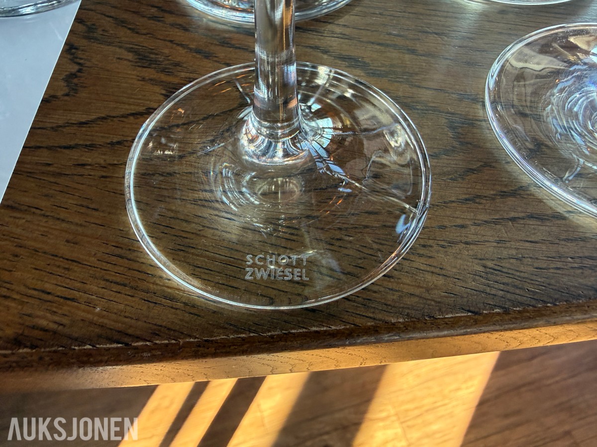 Diverse glass