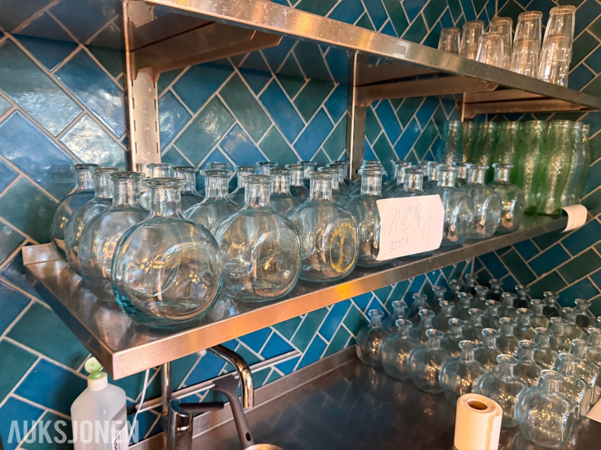32 stk glassflasker / serveringsflasker