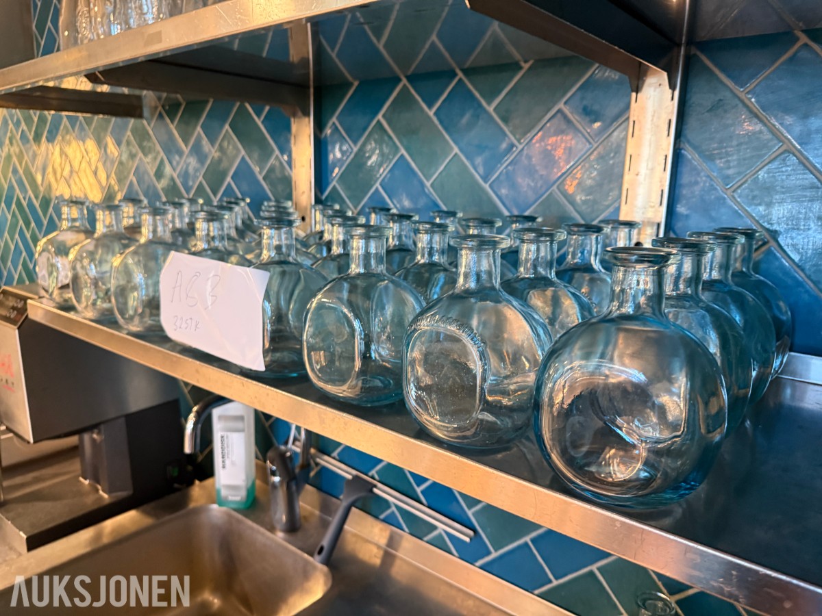 32 stk glassflasker / serveringsflasker