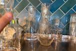 Glasspakke med karafler, mugger og drikkeglass
