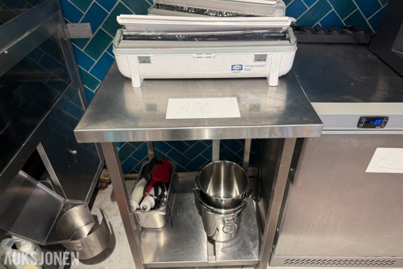 2 stk Wrapmaster 4500 foliedispensere med arbeidsbord i rustfritt stål