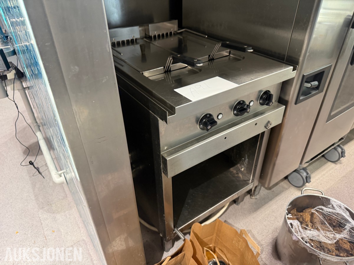 MKN dobbel frityrkoker i rustfritt stål med understell