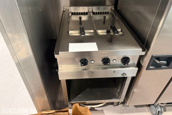 MKN dobbel frityrkoker i rustfritt stål med understell
