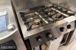 Berto's S900 4-bluss gasskomfyr med underskap
