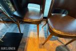 Restaurantbord 120 x 70 cm med 4 brune stoler