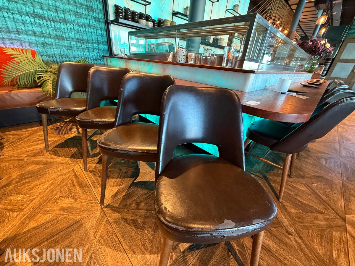 4 stk. restaurantstoler med mørkebrunt trekk og treben