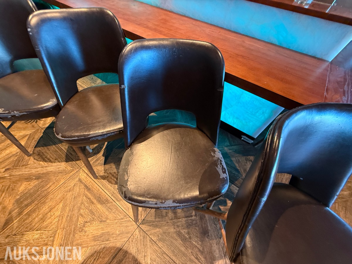4 stk. restaurantstoler med mørkebrunt trekk og treben