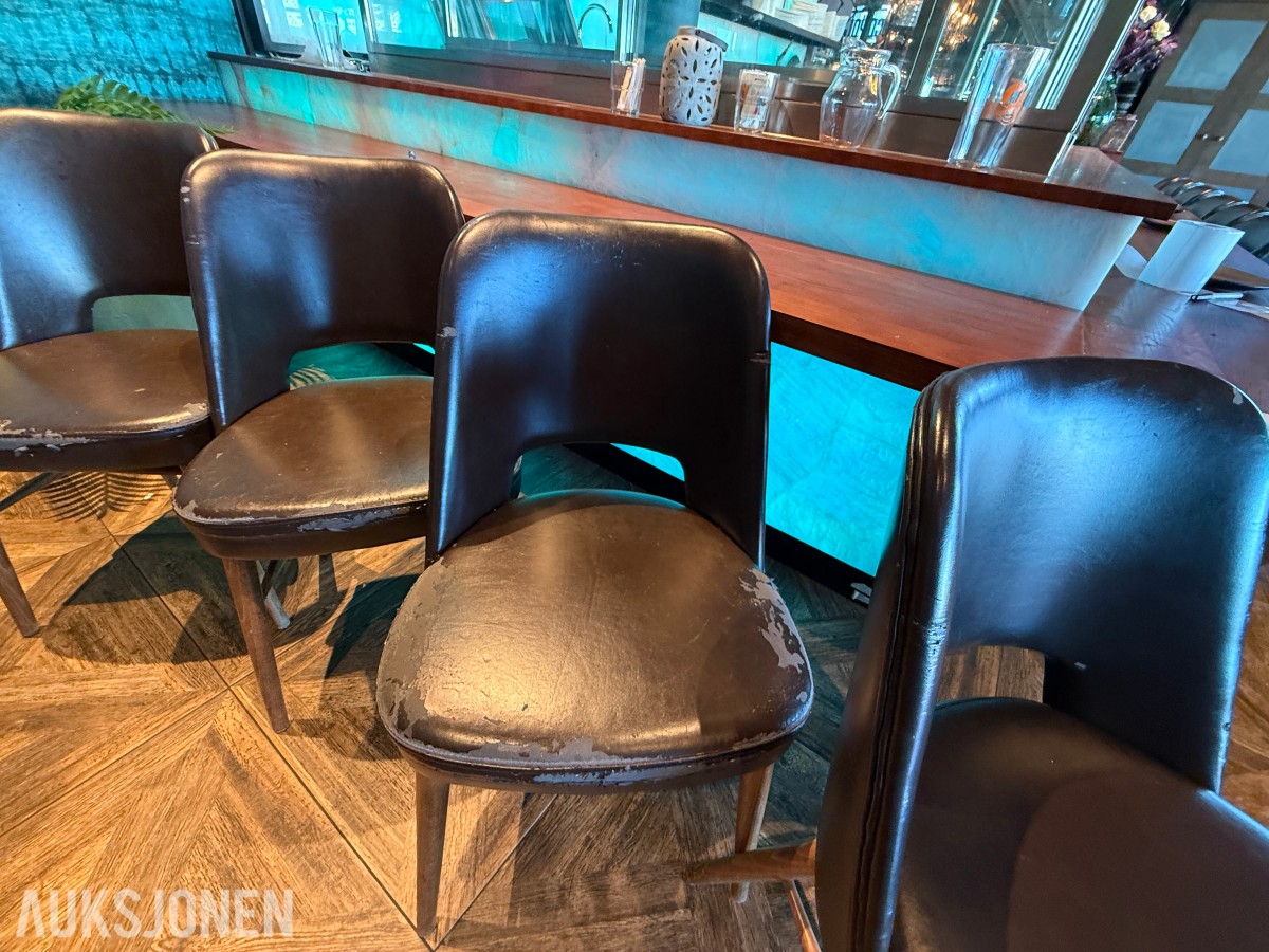 4 stk. restaurantstoler med mørkebrunt trekk og treben