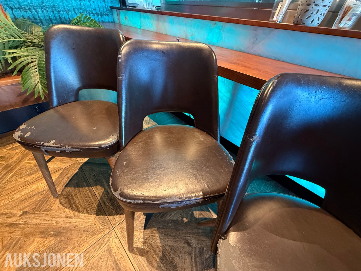 4 stk. restaurantstoler med mørkebrunt trekk og treben