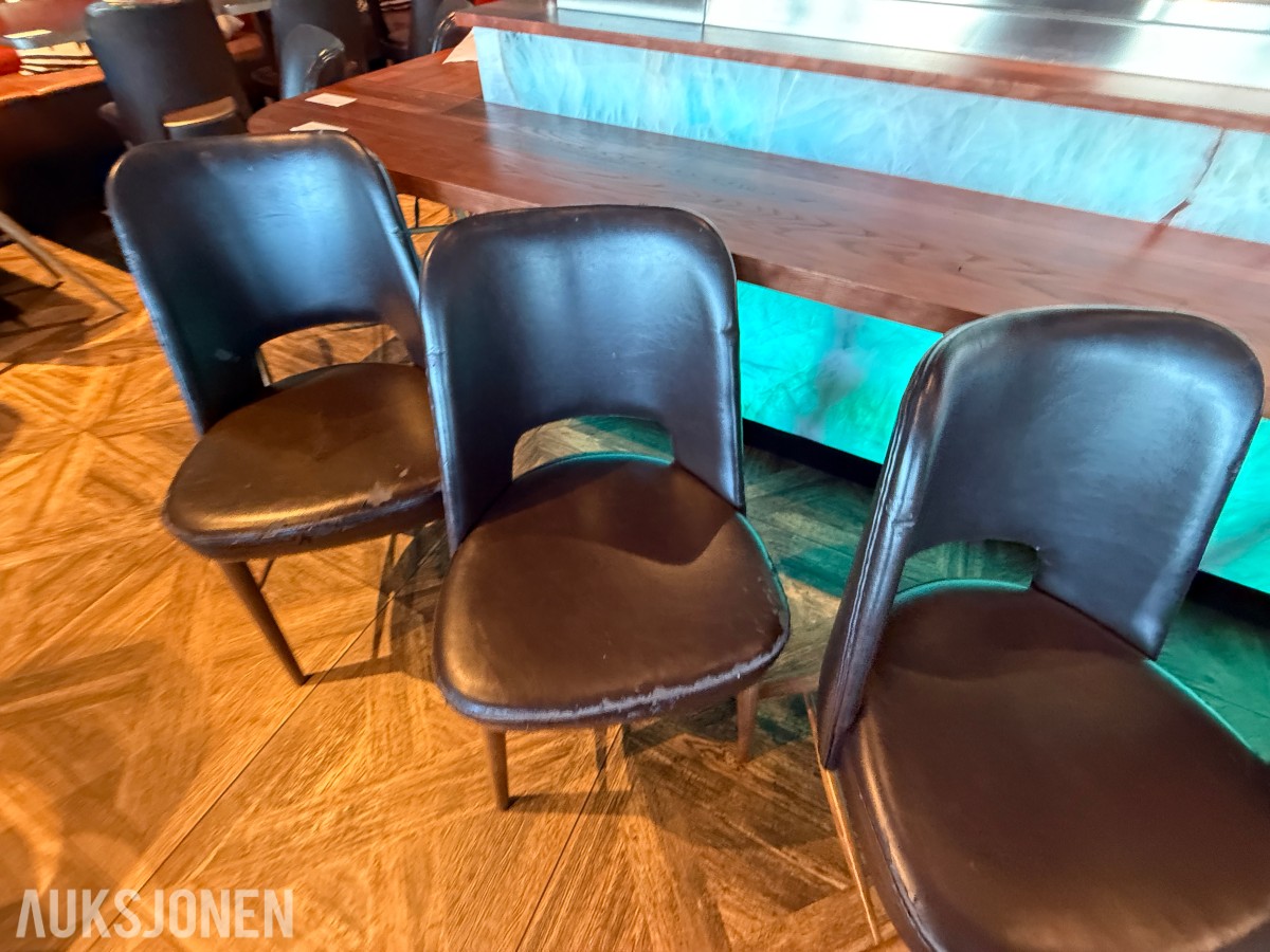 4 stk. restaurantstoler med mørkebrunt trekk og treben