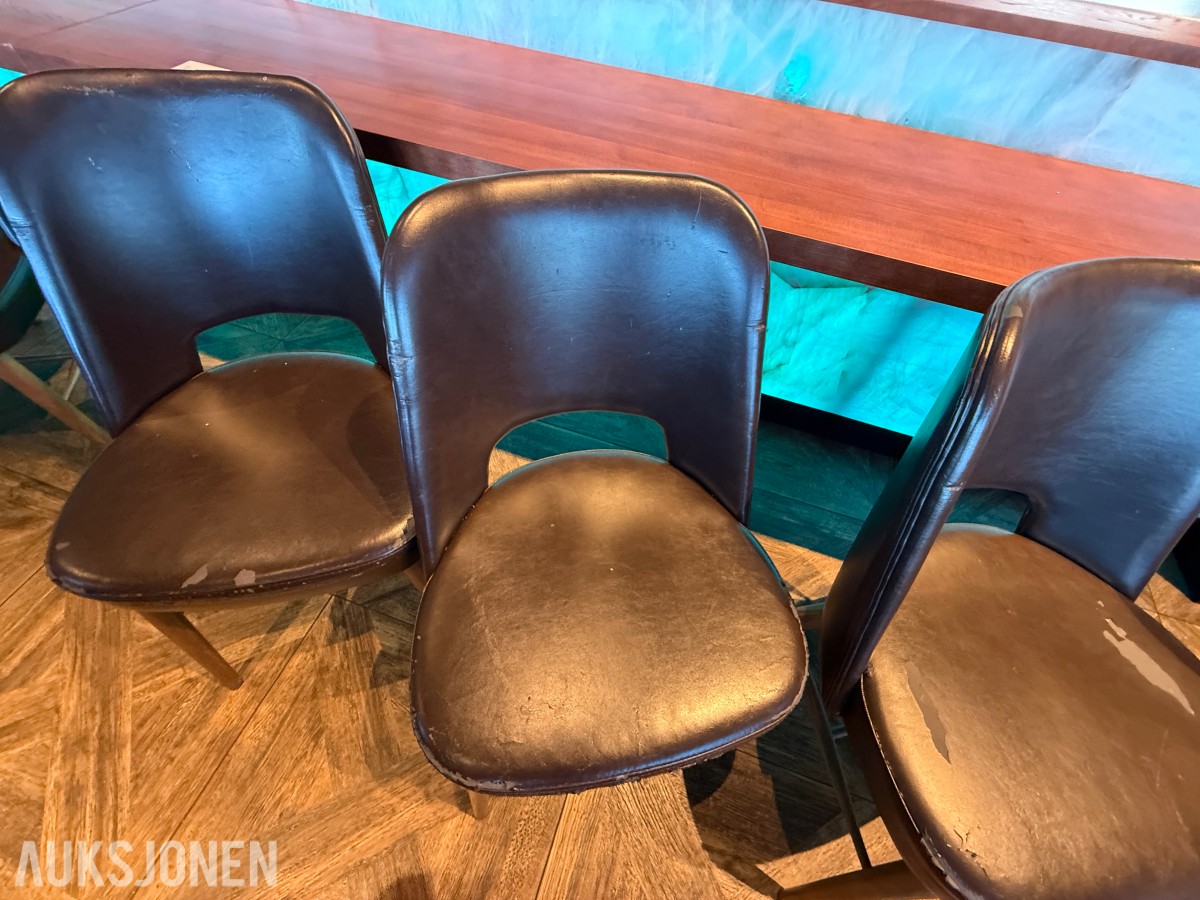 4 stk. restaurantstoler med mørkebrunt trekk og treben