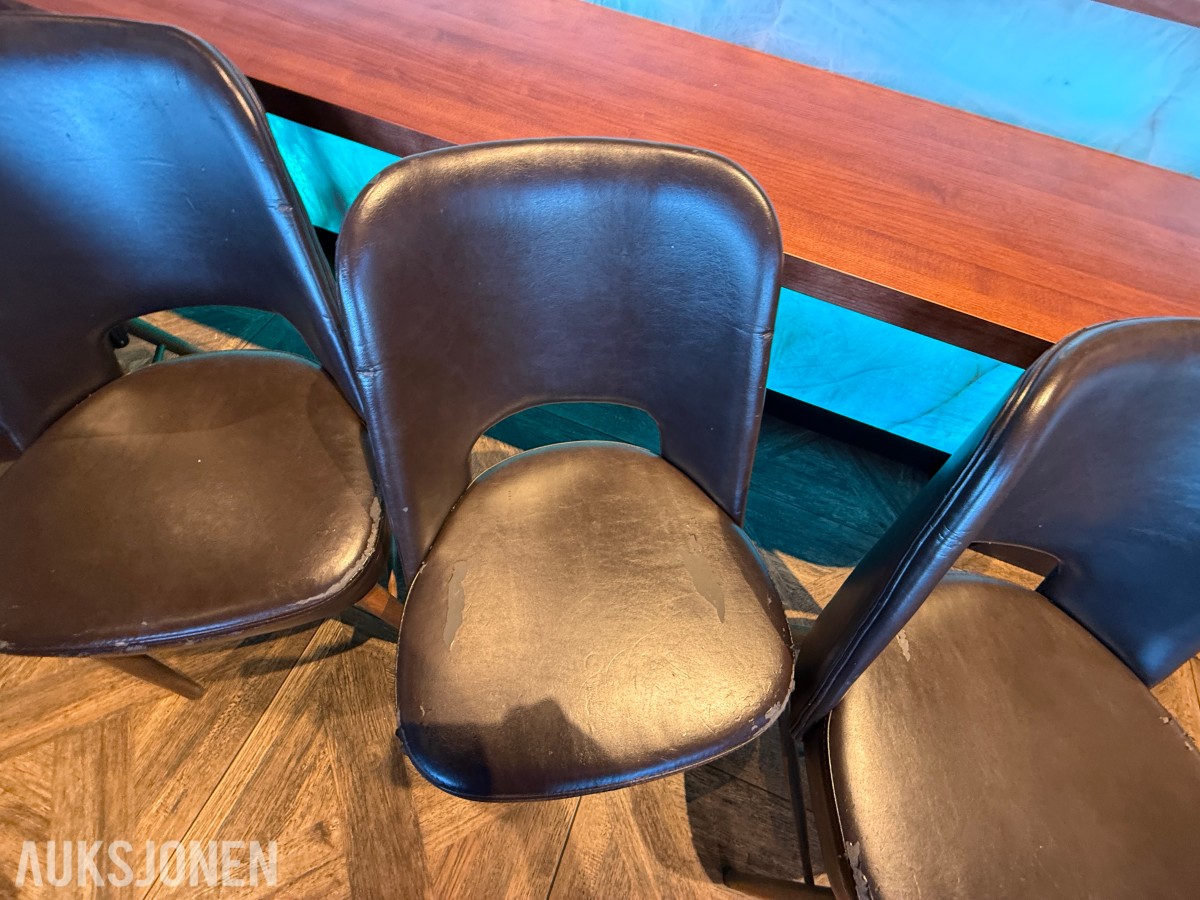 4 stk. restaurantstoler med mørkebrunt trekk og treben