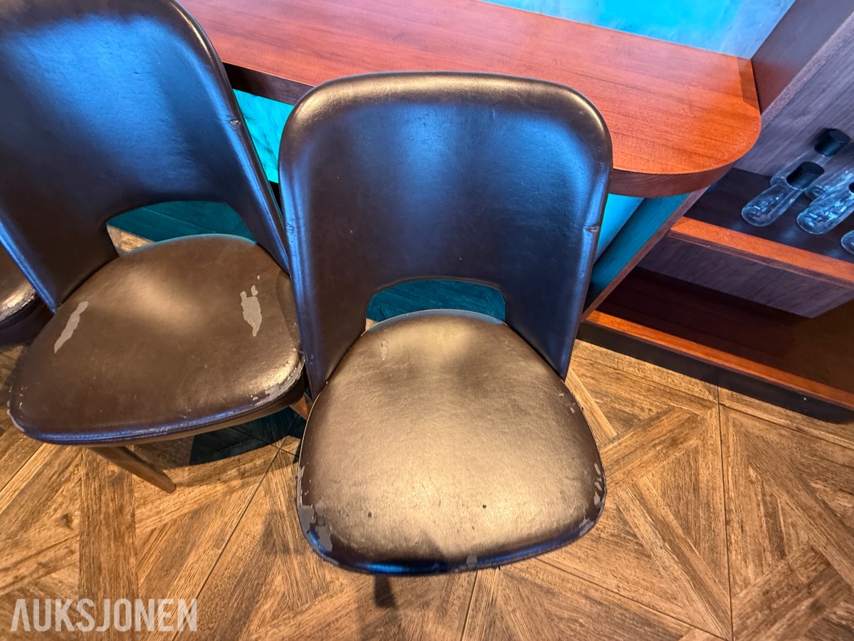 4 stk. restaurantstoler med mørkebrunt trekk og treben